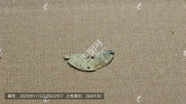 蛙形玉飾件