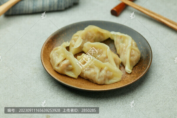 手工餃子