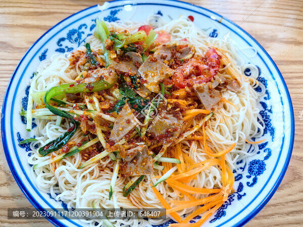 牛肉涼面