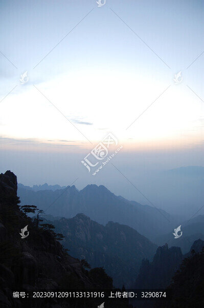 安徽黃山清晨的日出