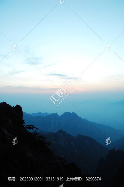 安徽黃山清晨的日出