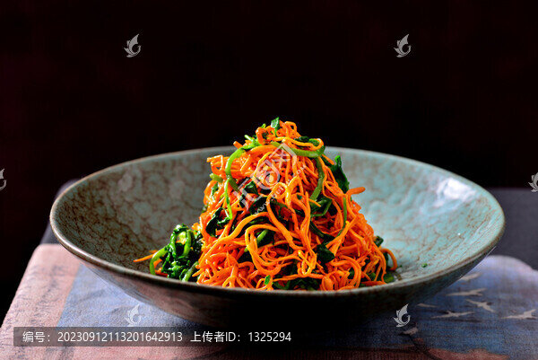 涼拌蟲(chóng)草花