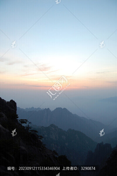 安徽黃山壯麗的日落風景圖