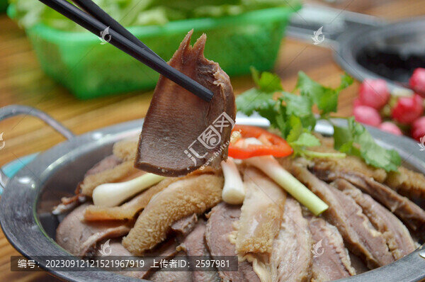 牛肉煲