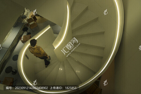 旋轉(zhuǎn)樓梯