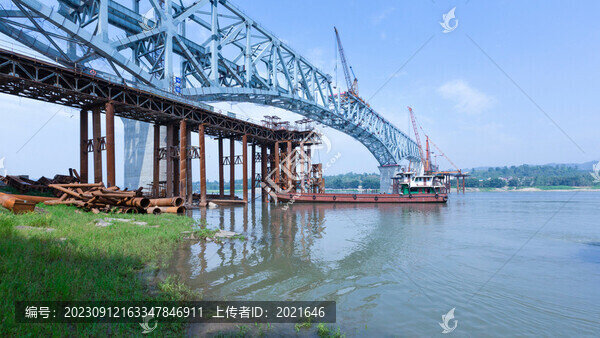 宜賓建設(shè)中岷江成貴高鐵特大橋