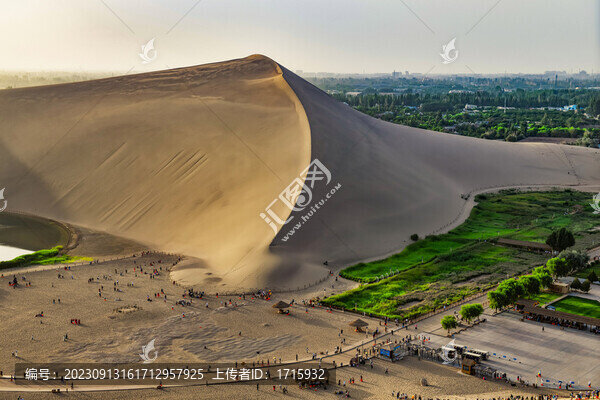敦煌鳴沙山