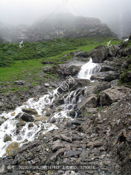 西藏墨脫徒步旅游風(fēng)光圖