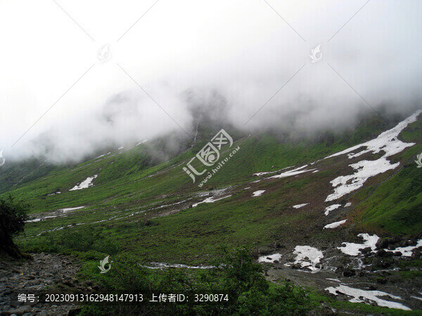 西藏墨脫徒步旅游風(fēng)光圖