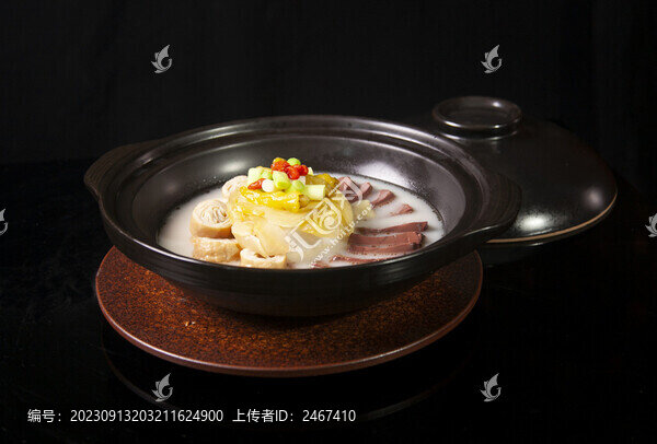 酸菜豬血肥腸