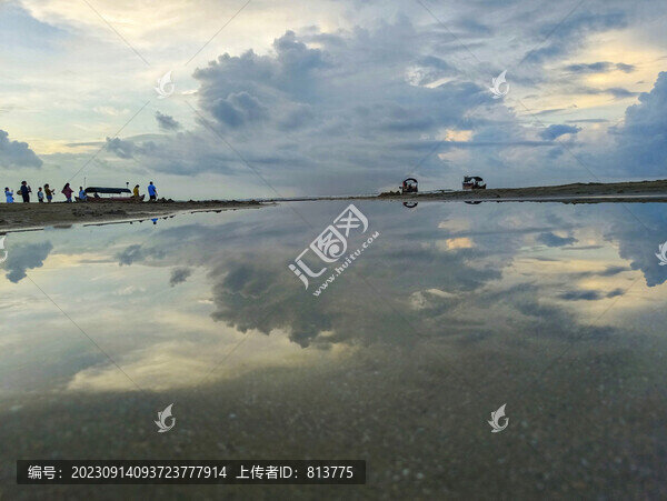 海灘倒影