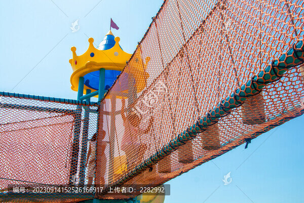 蹦床