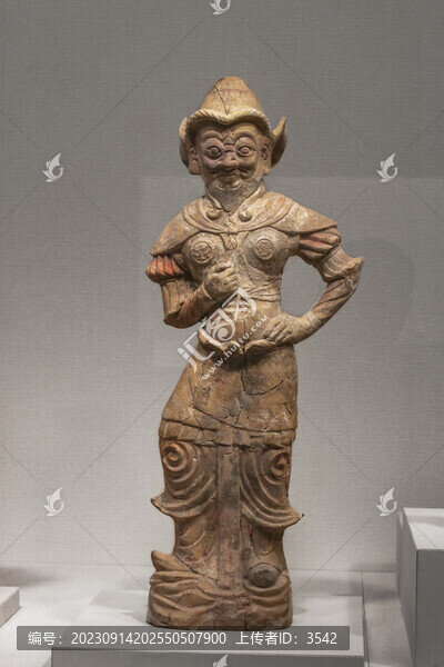 陶武士俑