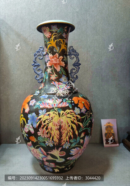 古代彩繪花瓶