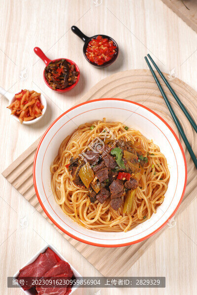 酸菜牛肉粉