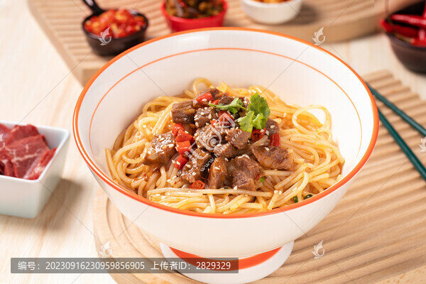 牛肉鹵粉