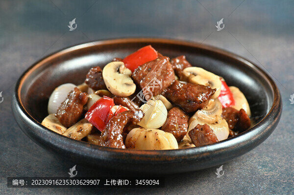 口蘑牛肉粒