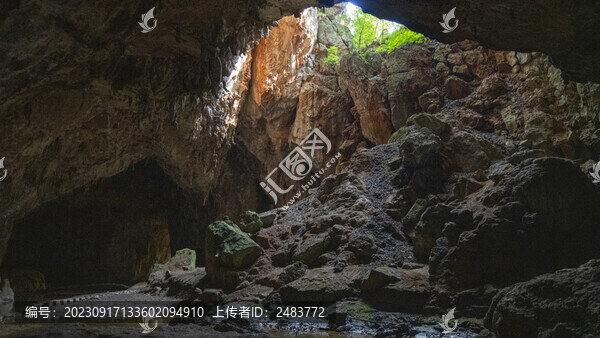 宜良三腳洞