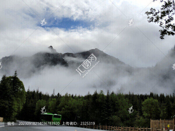 云山霧罩