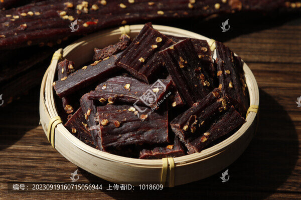 牛肉干風(fēng)干牛肉牦牛肉云南特產(chǎn)