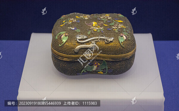 清代鍍金銀絲燒藍(lán)盒