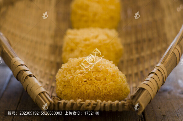 銀耳丑耳白木耳