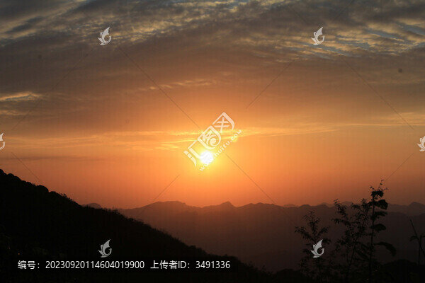 夕陽(yáng)西下
