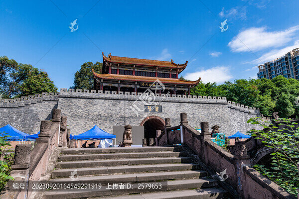 廣漢房湖公園雒城門
