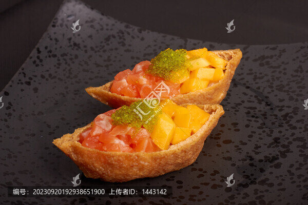 腐皮三文魚芒果壽司