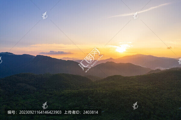 香港高山夕陽