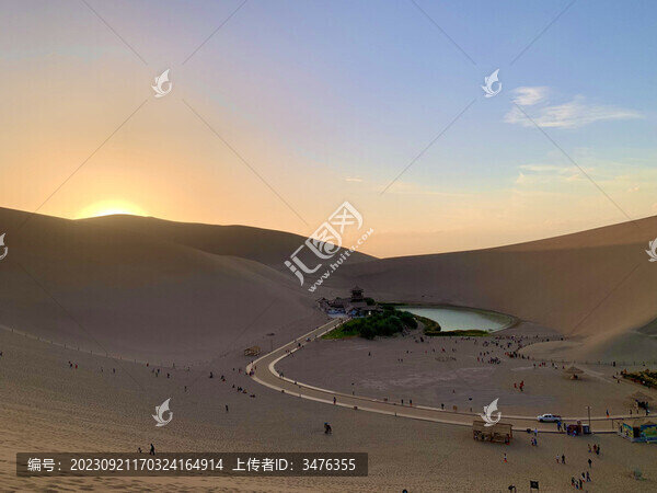 鳴沙山