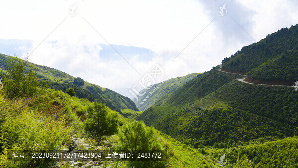 尋甸縣花石頭山昆明十峰之一