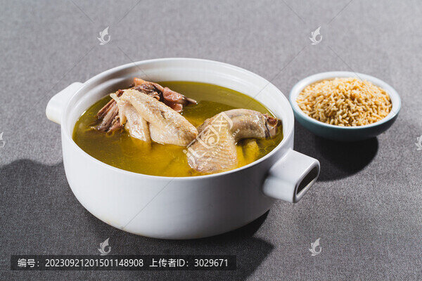 炒米老雞湯