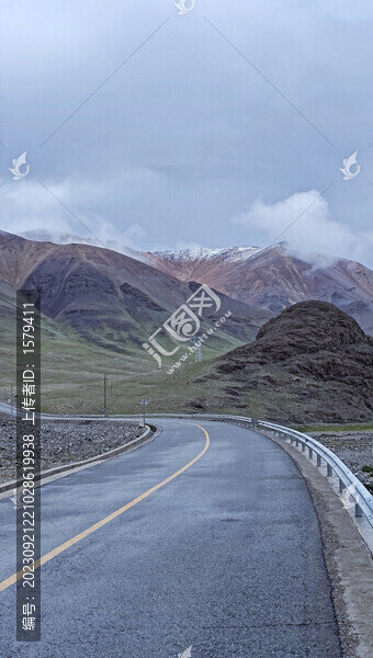 阿里地區(qū)孤獨(dú)的路