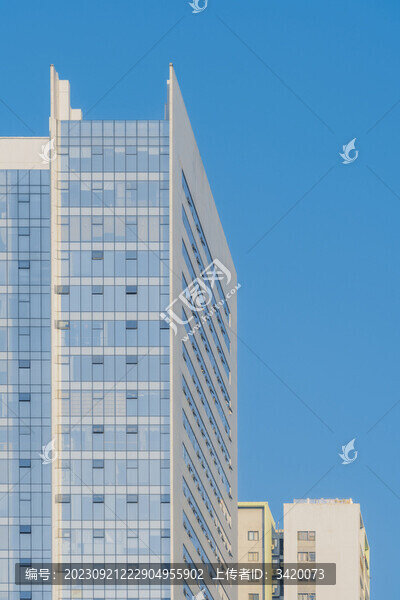 廣西柳州城中區(qū)玻璃幕墻建筑