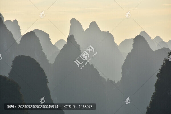 陽(yáng)朔老寨山絕美日落