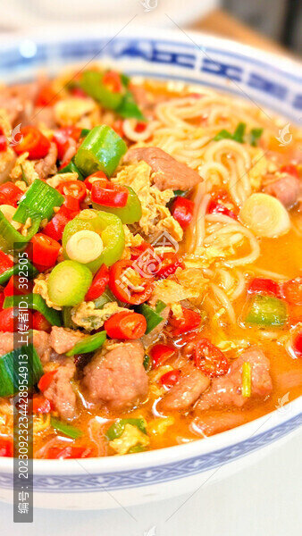 牛肉雞蛋米粉