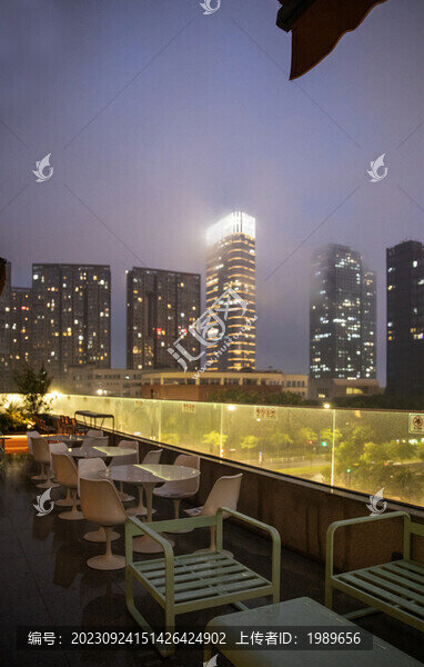酒店休閑陽(yáng)臺(tái)夜景