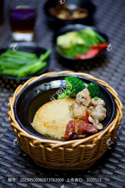 小份煲仔飯