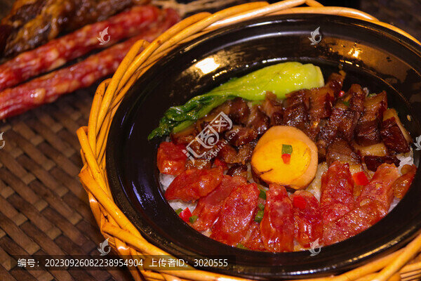 臘味雙拼煲仔飯