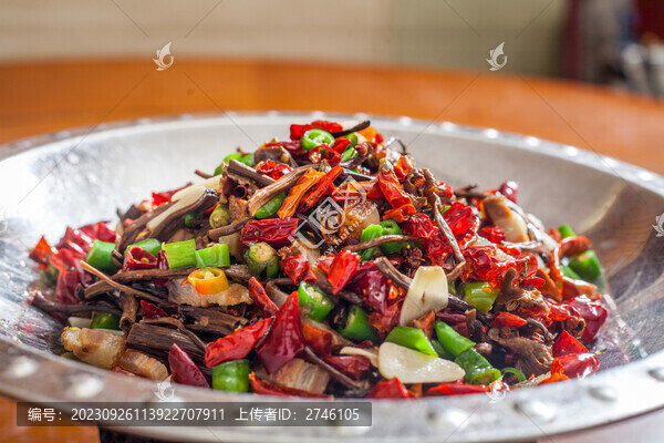 干鍋茶樹菇