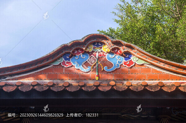 山墻云紋山花
