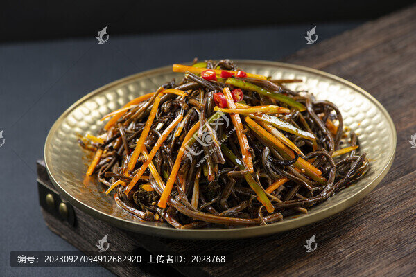 拌蕨菜