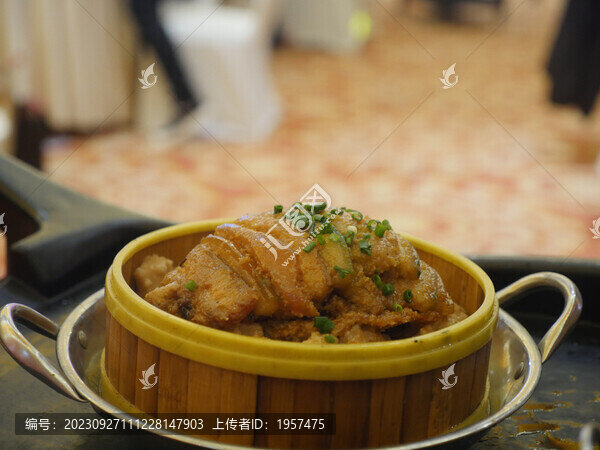 蒸籠粉蒸肉