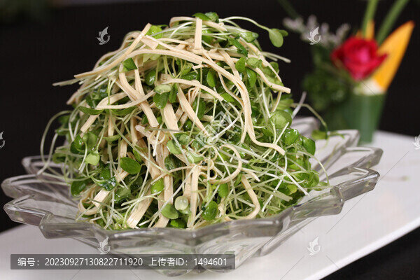 香椿苗拌豆腐絲