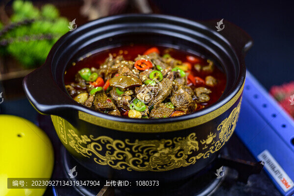 砂鍋帶皮驢肉