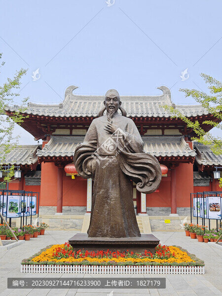 狄仁杰塑像