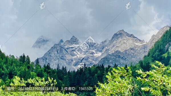 四姑娘山