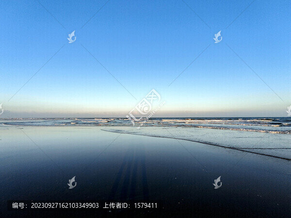 海邊情侶影子
