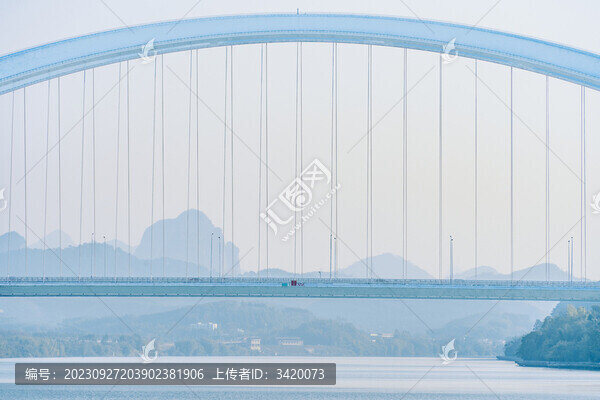 柳州官塘大橋與柳江山水風(fēng)光